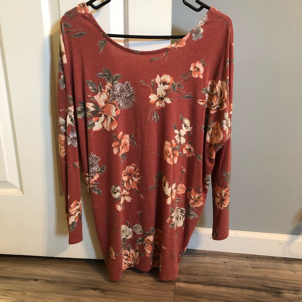 Long sleeve backless boutique top